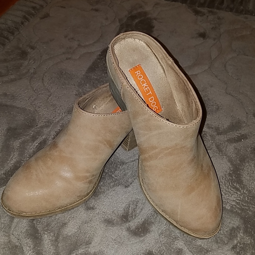 EUC Rocket Dog Slip-ons